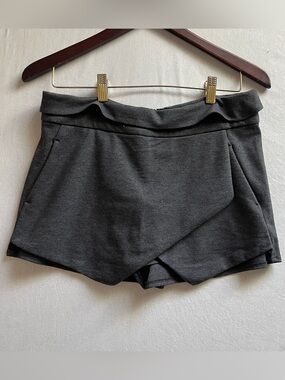 Talula Aritzia Charcoal High Waist Fold Over Shorts Size 8